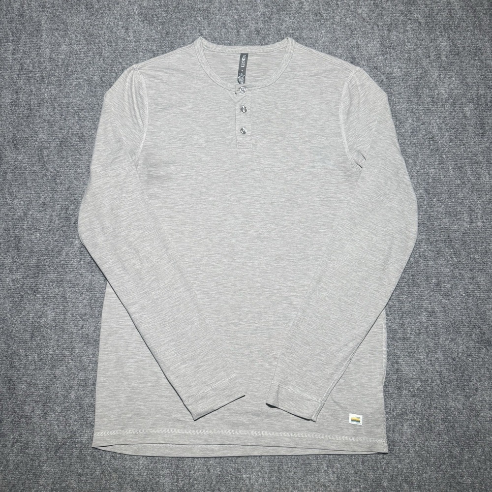 Vuori Ease Performance Henley Shirt Long Sleeve Men Medium Gray V194 Logo